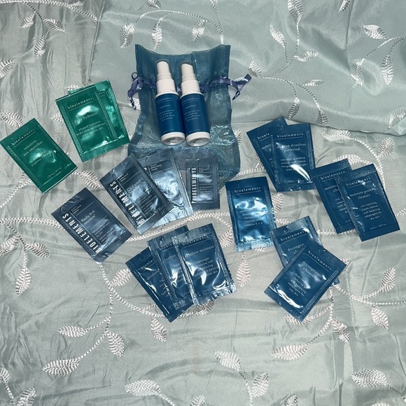 Bioelements Sample Bundle Luxury Skin Care 20 Items BRAND NEW - Picture 2 of 4